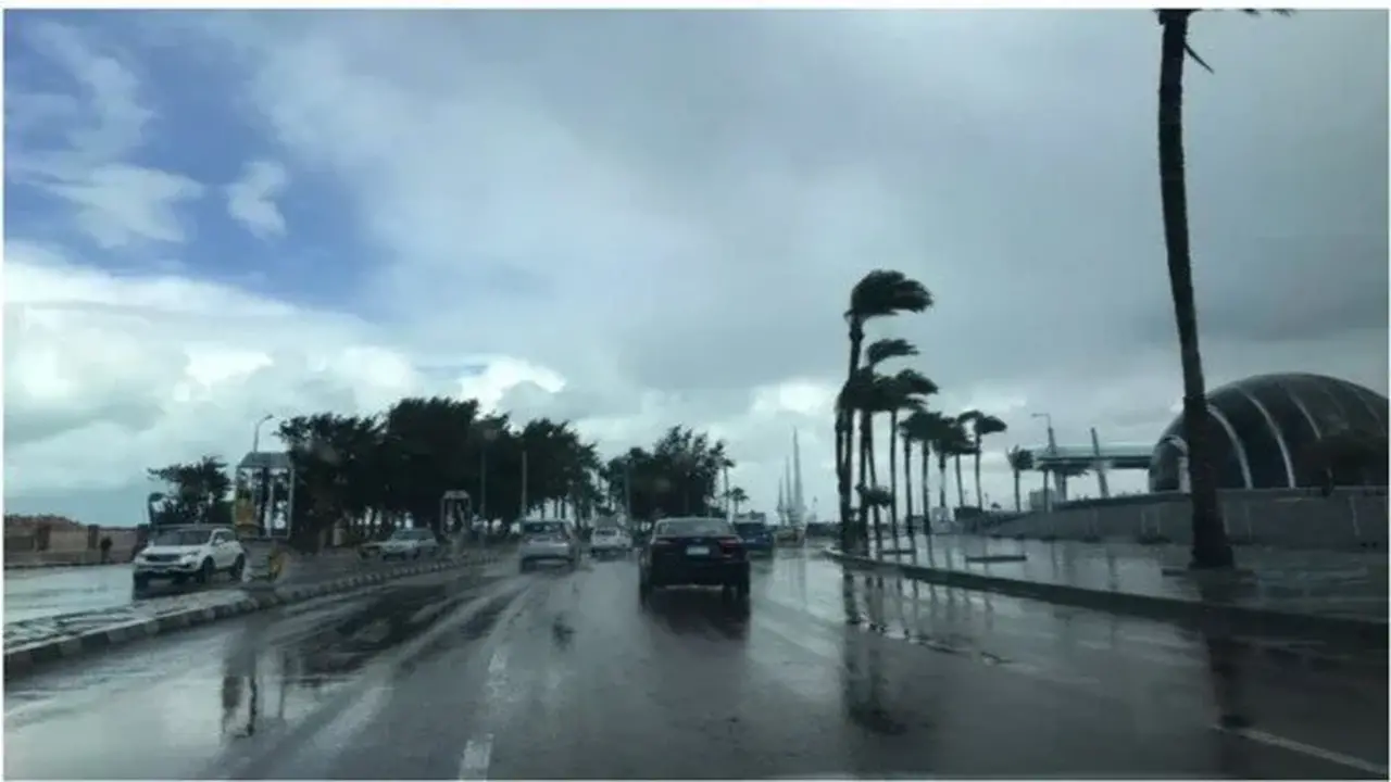 توقعات الطقس في 19 رمضان تشير إلى سحب منخفضة وهطول أمطار خفيفة